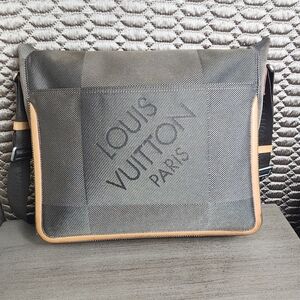 AUTHENTIC vintage DAMIER GEANT petit messenger bag Louis Vuitton